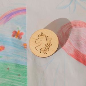 Boite en bois cadeaux personnalisée Le Havre Les BAM badge licorne fille