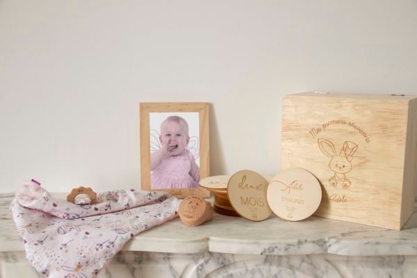 Boite en bois cadeaux personnalisée Le Havre Les BAM naissance bébé fille